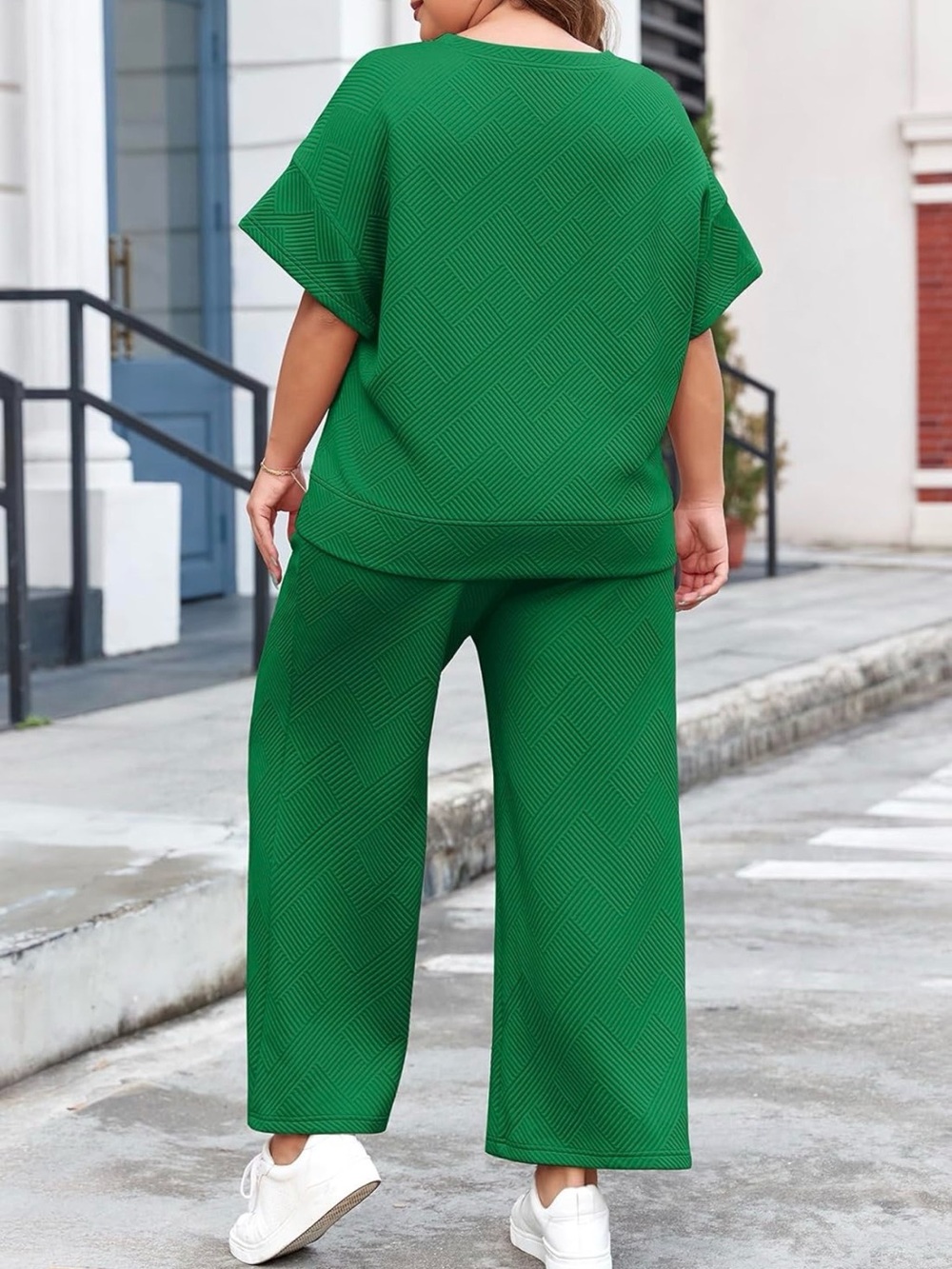 2 Piece Lounge Set in Green with a Geometric Basketweave Pattern Plus Size - Picture 3 of 12